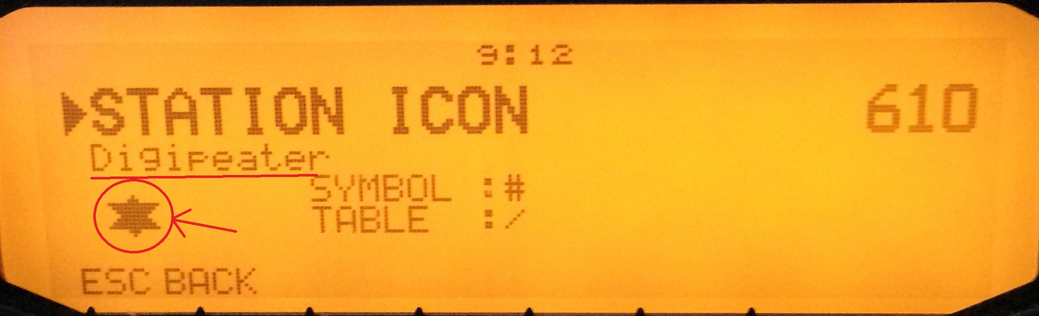 Menú 610 del TM-D710E con icono de digipeater.