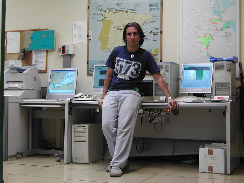 Rafa en el Centro de Comunicaciones Radiomarítimas de Valencia en 2007