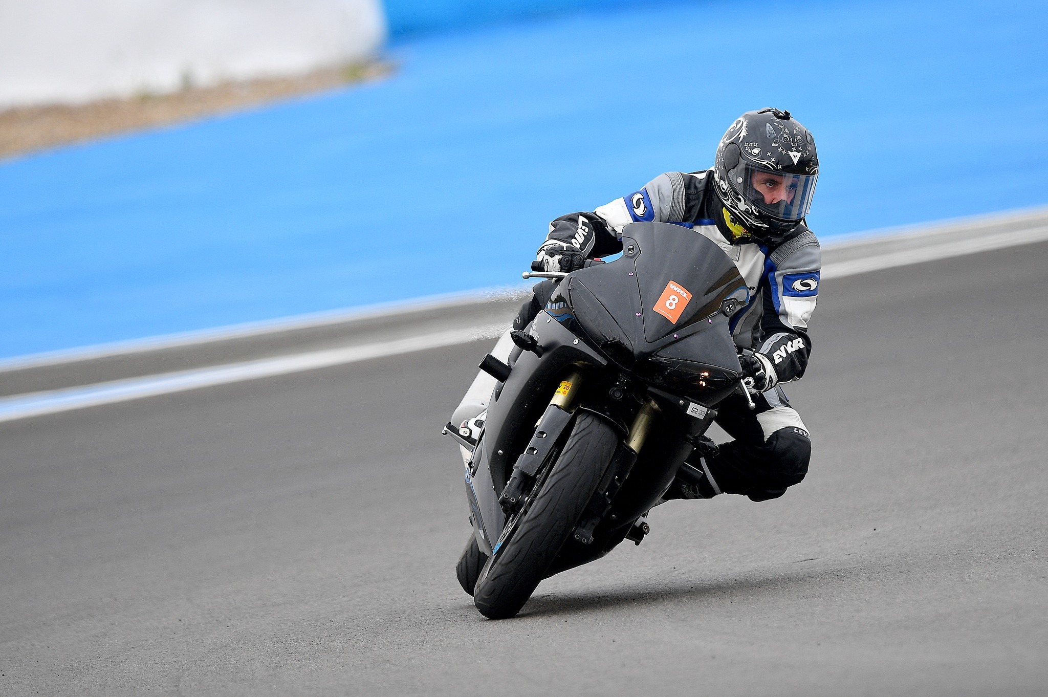 Rafa pilotando una Yamaha R6 durante una rodada de 2019 en el Circuito de Jerez